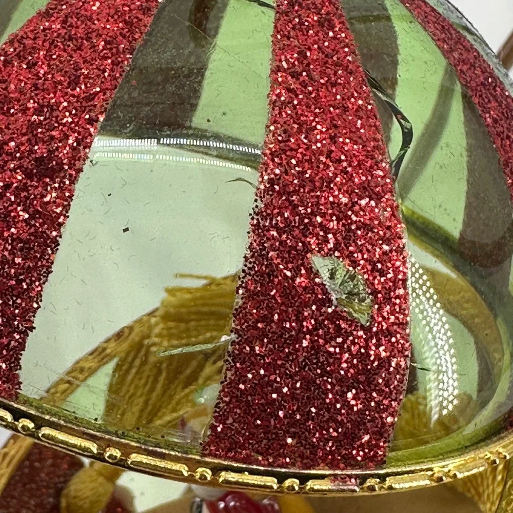 Waterford Holiday Heirlooms North Pole Treasures Box- Ornament * Crack in Glass